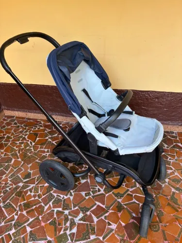 Carrinho de bebê Quinny