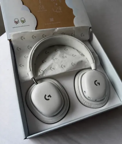 Headset Gamer Sem Fio Logitech G735 LIGHTSPEED Com RGB Bluetooth Branco Coleção Aurora