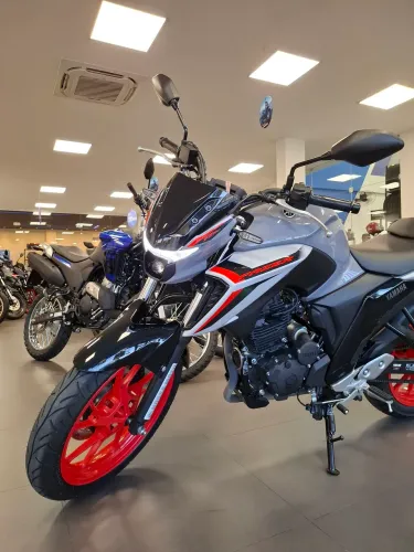 FZ25 ABS CONNECT FAZER 250 2026 !!! JÁ EMPLACADA!!! GARANTIA DE FÁBRICA ATÉ 20230!!!