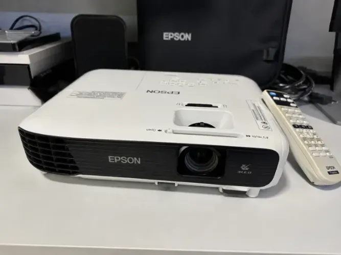 PROJETOR EPSON S41 + LITE