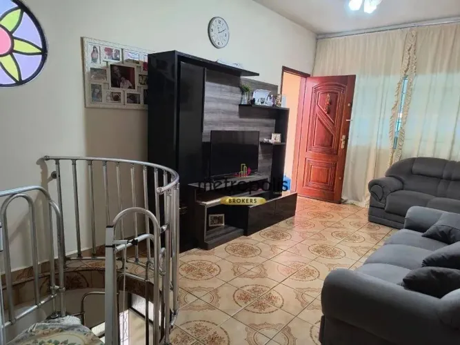 Sobrado com 4 dormitórios à venda, 300 m² por R$ 685.000,00 - Taboão - Diadema/SP
