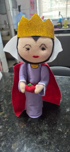 Madrasta(Branca de Neve) feltro 30cm.