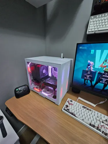 Lian Li O11 Air Mini + 8 fans Lian Li uni fan SL V1