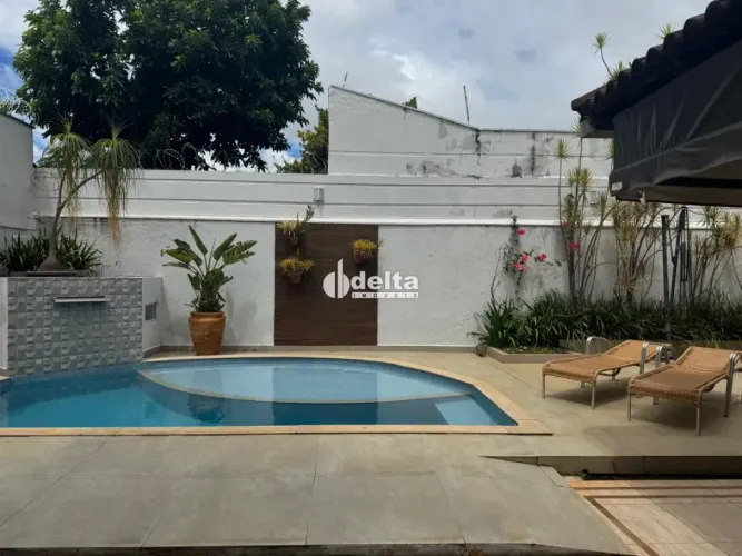 Casa com 4 quartos sendo 2 suíte disponível para locação ou venda no bairro Jardim Karaíba