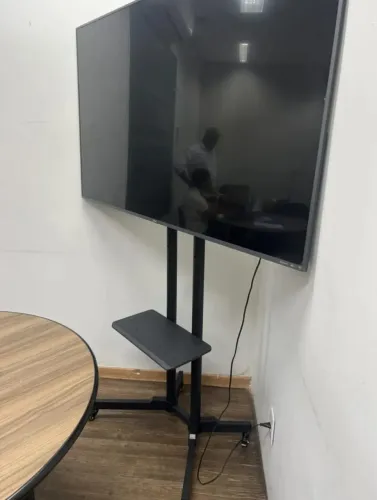 Suporte para Tv com Rodinhas até 70 Polegadas