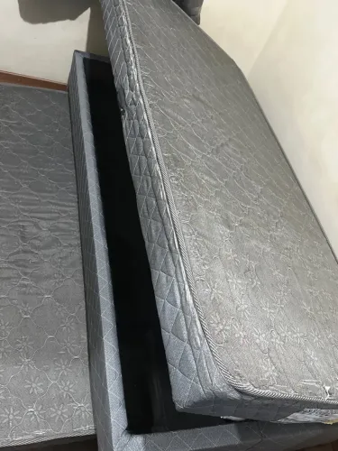 Cama solteiro box, baú com outra cama embaixo