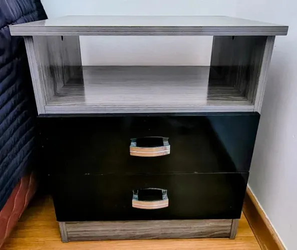 Mesa de Cabeceira 2 Gavetas Modena - Móveis Albatroz - Platina / Preto