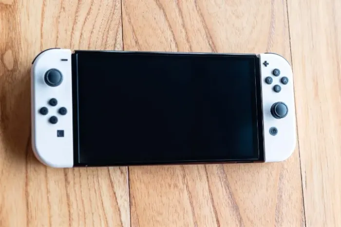 Nintendo Switch OLED Branco + Case de Transporte - Excelente Estado