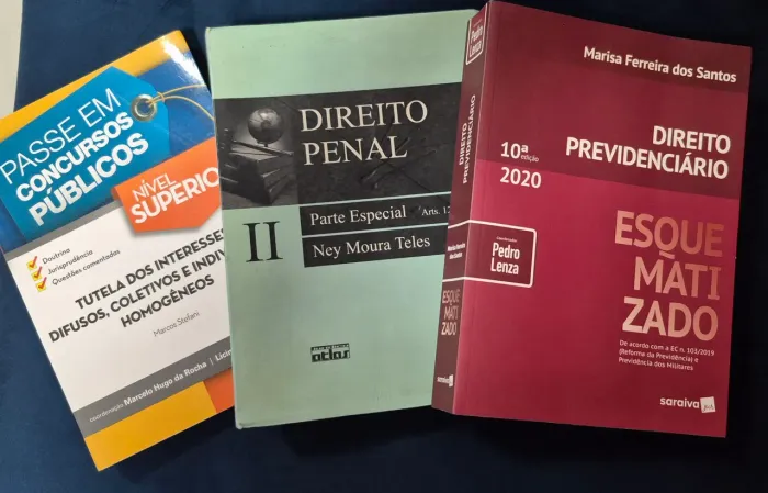 Livros para estudo na área de Direito