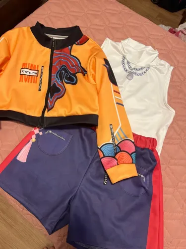 Vendo fantasia Rumi Guerreiras do KPOP