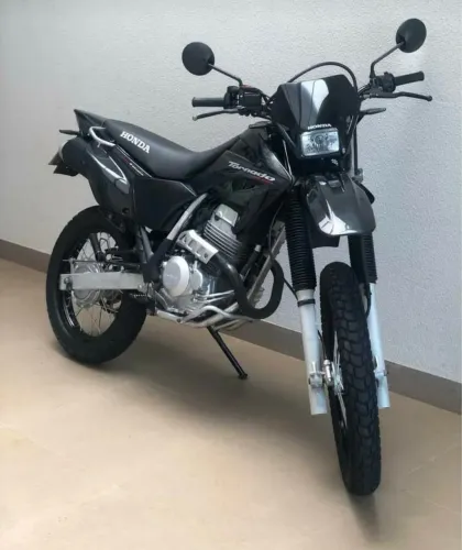 Moto para pessoas exigentes.nem venha com negócio de tabela Fipe.