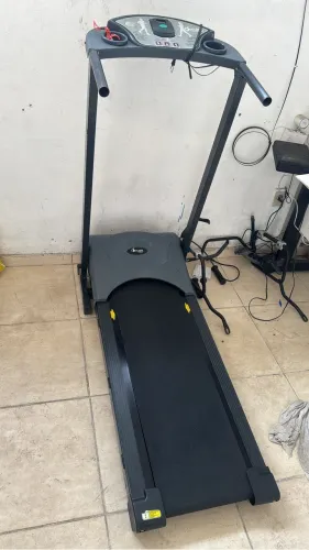 Vendo esteira semi nova
