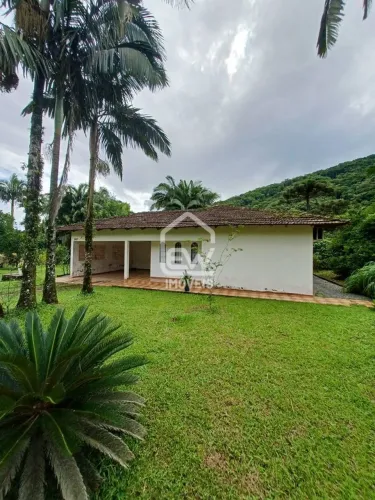 Chácara com Área Total de 25.544m² em Schroeder, SC