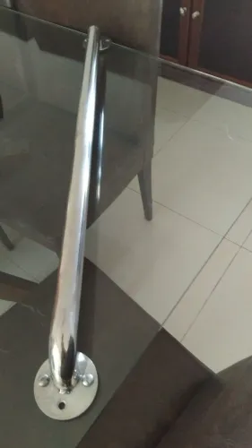 Barra de ferro inox para apoio 89 centímetros 