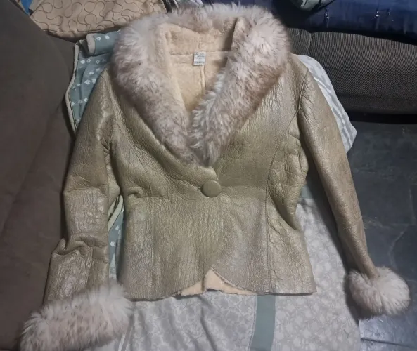Casaco de couro com pele ovina (100%) 
