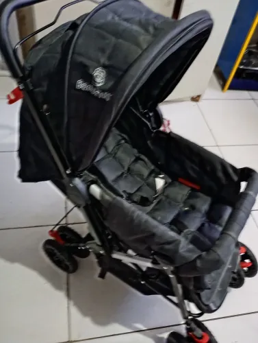 Carrinho de Bebê Passeio Bambinelli Fox Reclinável Preto