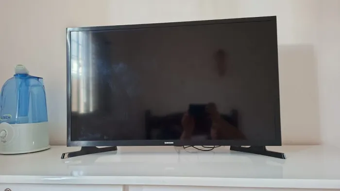 VENDE-SE TV SAMSUNG COM CONTROLE ORIGINAL