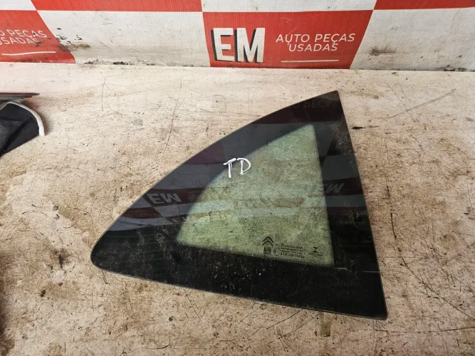 Vidro da carroceria traseiro direito citroen C3 2015