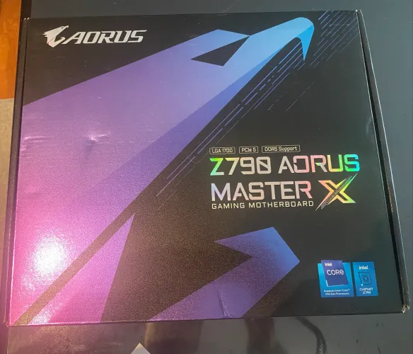Placa-Mãe Gigabyte Z790 AORUS MASTER X - Intel LGA 1700 DDR5 (Nova / Lacrada)