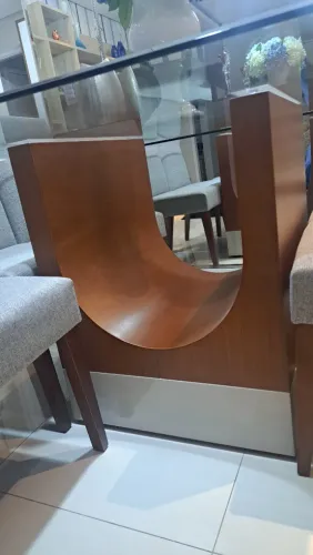 Mesa de Jantar quadrada c/ 6 cadeiras