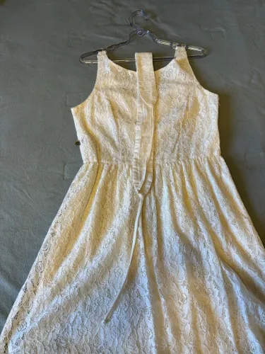 Vestidos semi novos