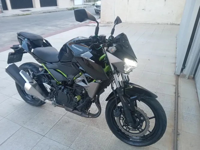 Moto Kawasaki Z400