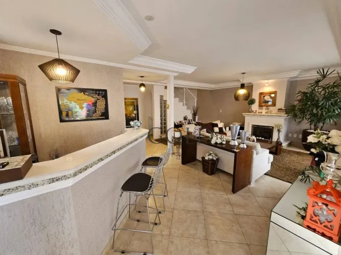 Casa com 3 dormit , 1 suíte , espaço Gourmet , piscina, à venda, 345 m² por R$ 1.720.000 -