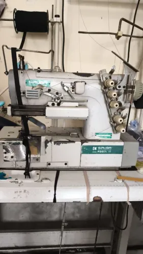 Máquina de costura eletrônica
