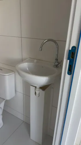 Pia para banheiro pequena