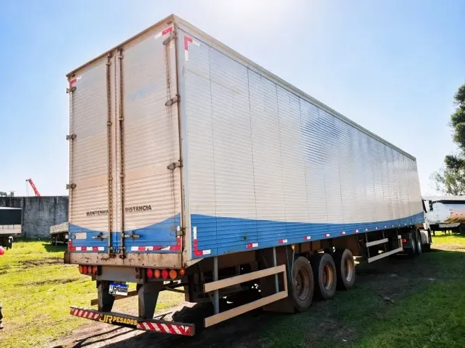 carreta bau randon 30 paletes ano 2002 lateira 15.70m x 3.00m cubagem 122m³