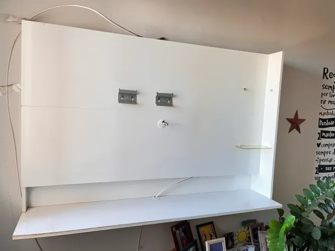 PAINEL TV - BRANCO (com suporte de TV)