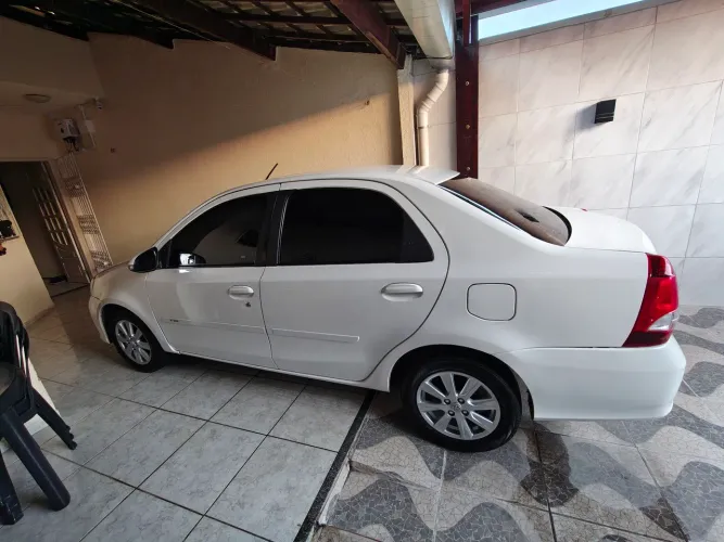 Toyota Etios X Plus Sedan 1.5 Flex 16V 4P Aut. 2021