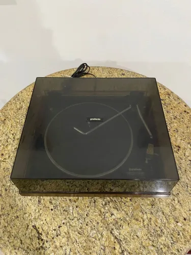 Toca disco GRADIENTE <br><br>GARRARD S-95<br>automatic turntable