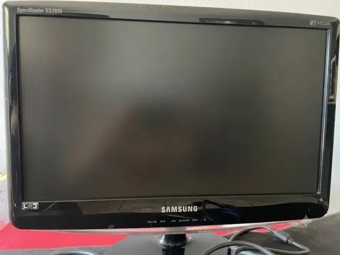 monitor syncmaster BX1930 (acompanha conversor de VGA para HDMI)