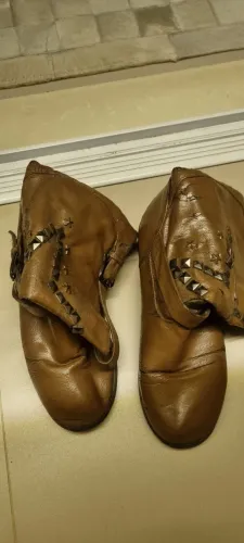 Bota couro marrom