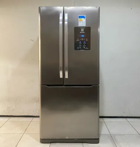Geladeira Electrolux de 3 portas