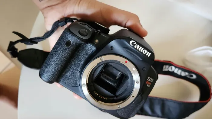Camera Canon T4