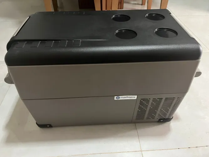 Geladeira Portátil 35L 12V/24V, 110V/ 220V.