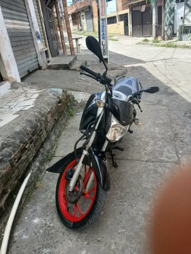 Vende-se cg titan 22/23