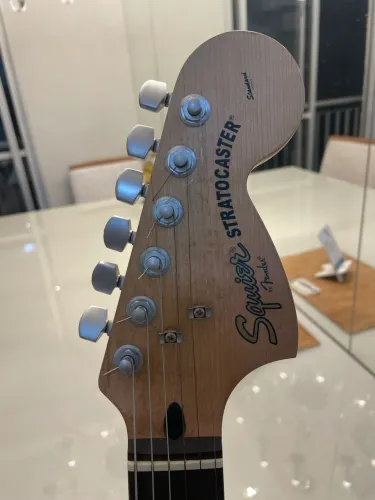 Guitarra Fender Squier Stratocaster