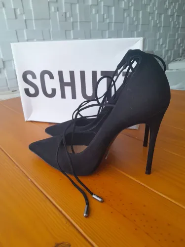 Sapato scarpin camurça Schutz 