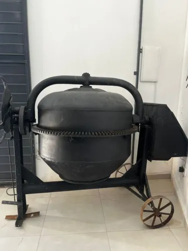 Betoneira de Canteiro Robusta
