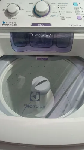 Máquina de lavar roupa Eletrolux 8.5 kilos 