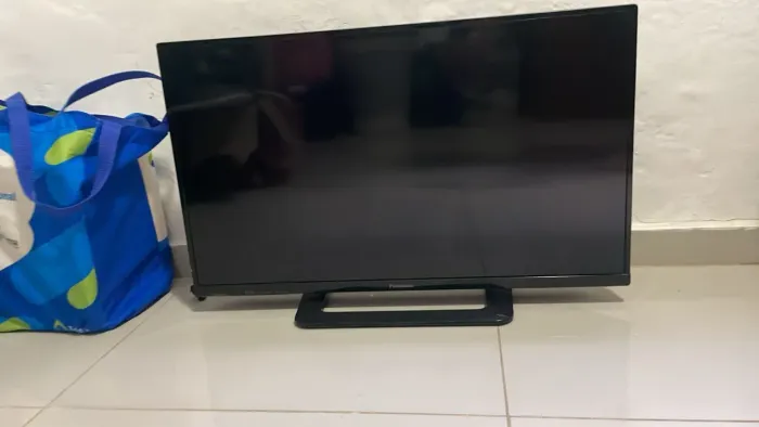 TV 32" LED LCD Panasonic 