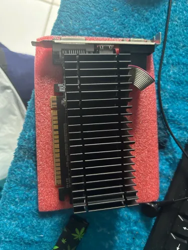 PLACA DE VIDEO 2GB
