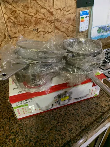Panela aço inox tampa de vidro (nunca usada) 