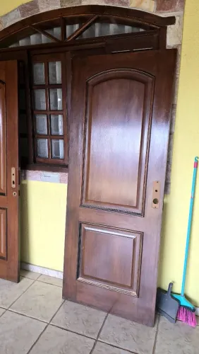 2 portas estilo colonial em Ypê... Madeira maciça