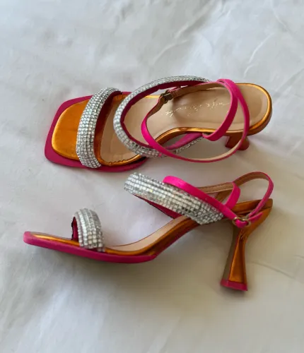 Sandália Luiza Barcelos pink e laranja metalizada, tamanho 38 br