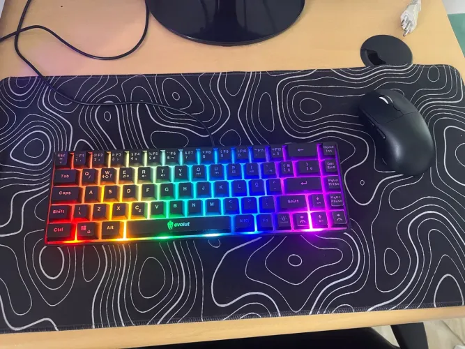 Teclado semi - mecânico 60% Evolut 211 ( Defeito)