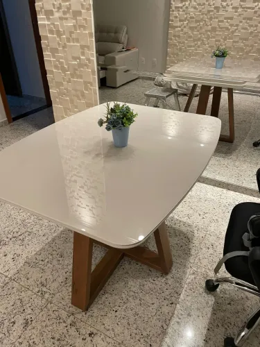 Mesa de Jantar com tampão de vidro